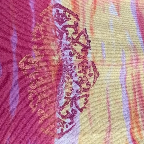 Pssst: tie dye pattern, short sleeve graphic t-shirt. - Picture 2 of 3